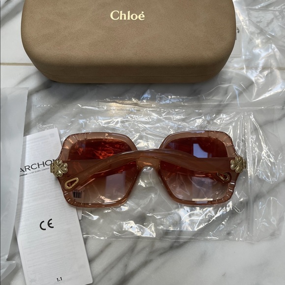 CHLOE SCALLOPED NUDE PINK TRANSPARENT SQUARE SUNGLASSES SUN  HEART MOTIF HINGES - Picture 5 of 16